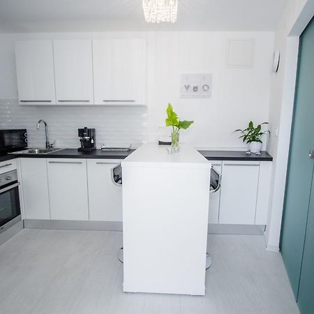 Luxury Studio Apartment White Sensation Водице Экстерьер фото